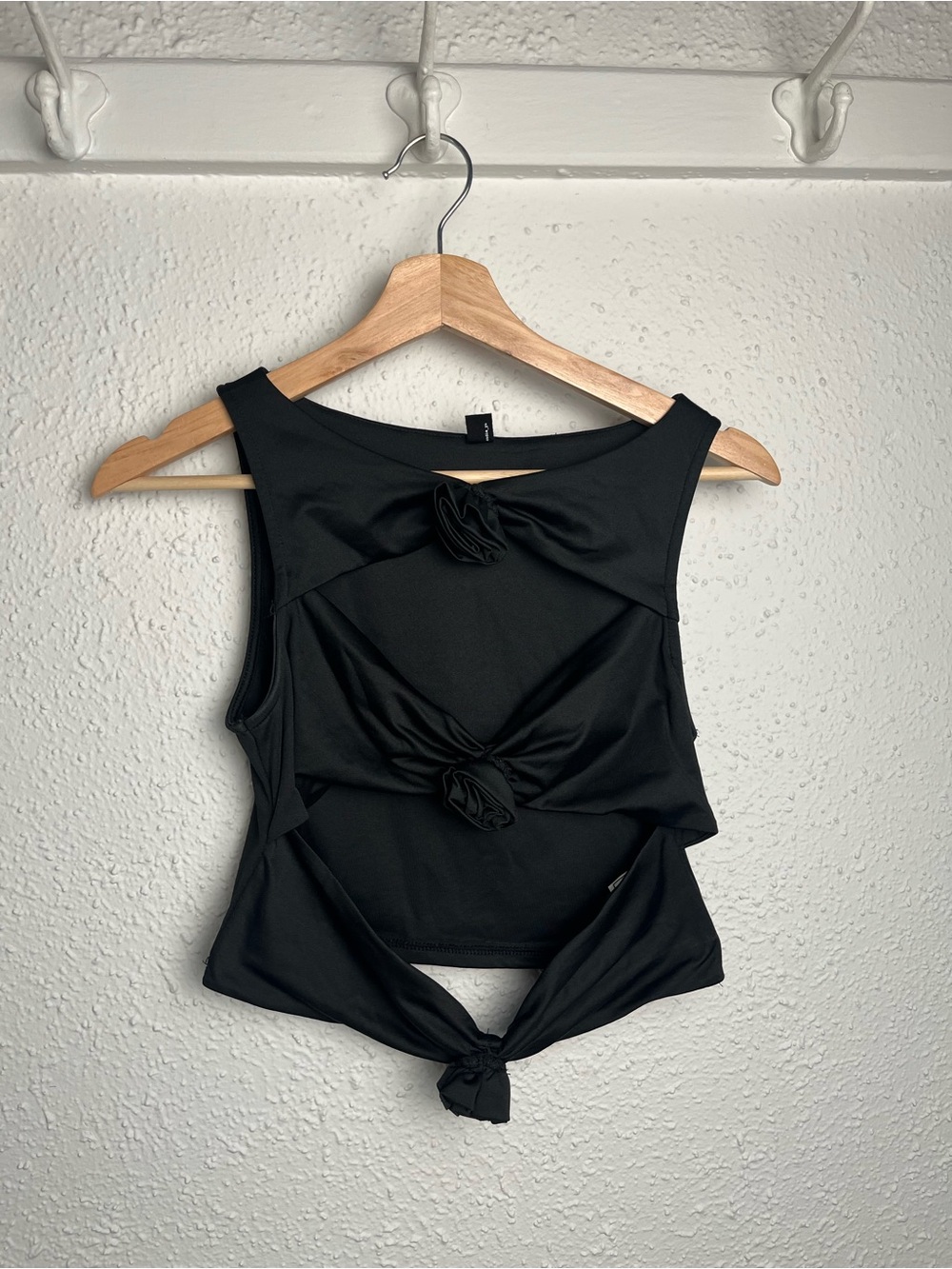 Hey Babe Black Rose Knot-Front Sleeveless Women's Top